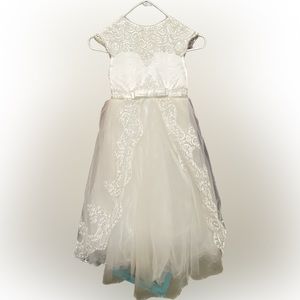 Snap Sister Flower/communion/pageant dress size 6-7 y